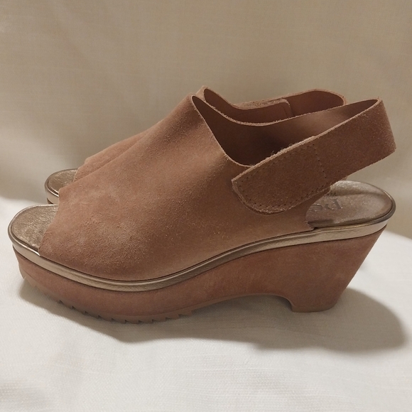 Pedro Garcia Felipa Tan Suede Slingback Low Platform Wedge - Picture 3 of 8
